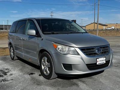 2010 Volkswagen Routan SE