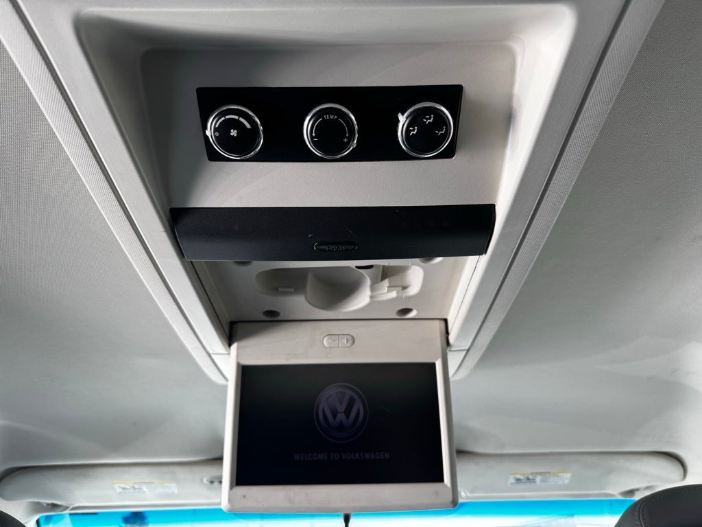 2010 Volkswagen Routan SE