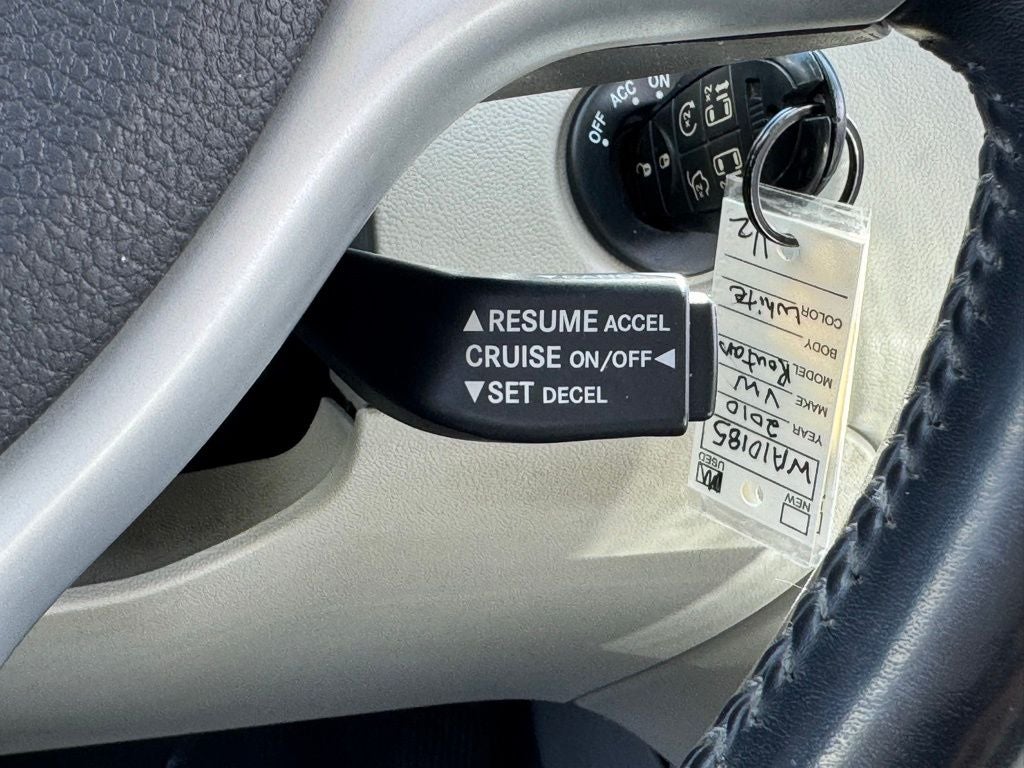 2010 Volkswagen Routan SEL