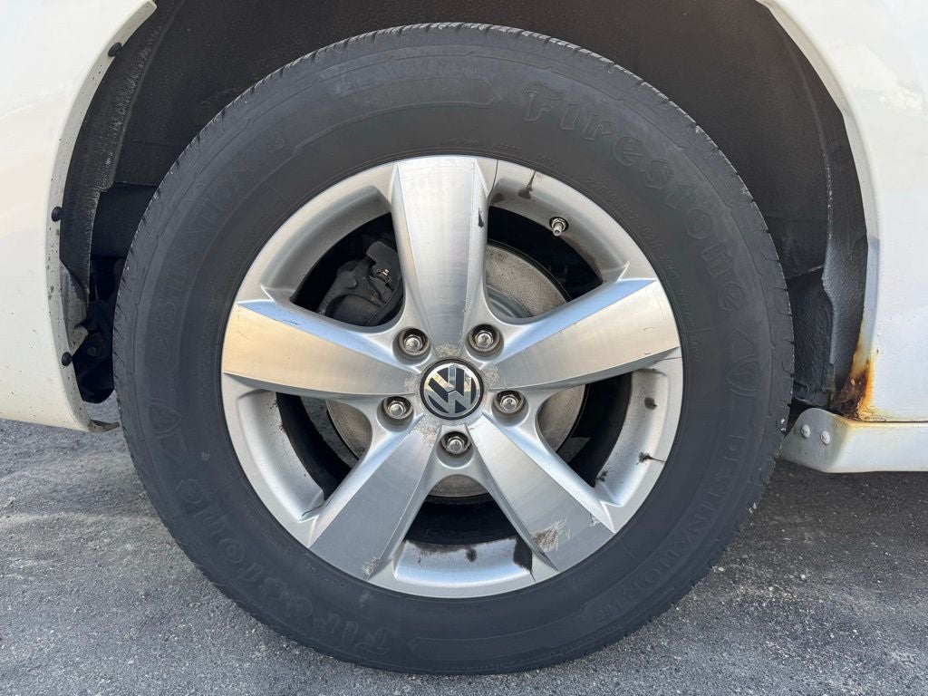 2010 Volkswagen Routan SEL