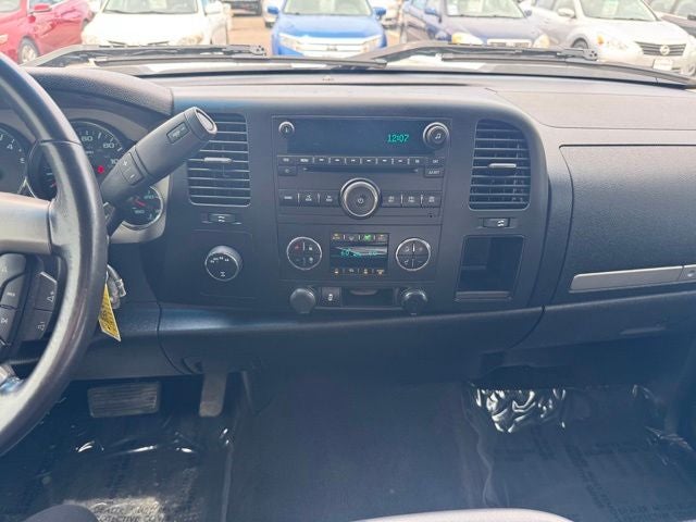 Used 2013 Chevrolet Silverado 1500 LT with VIN 3GCPKSE72DG223796 for sale in Rochester, Minnesota