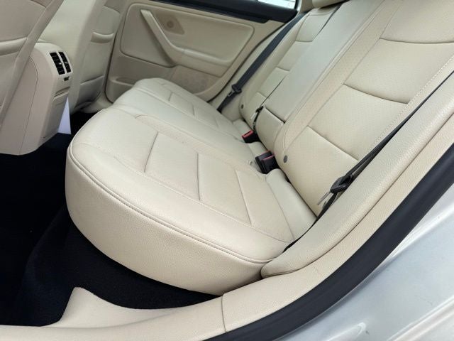 2011 Volkswagen Jetta SportWagen 2.0L TDI