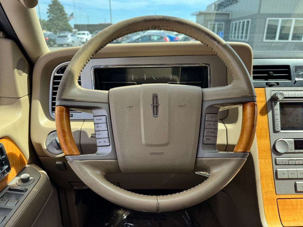 2010 Lincoln Navigator L Base