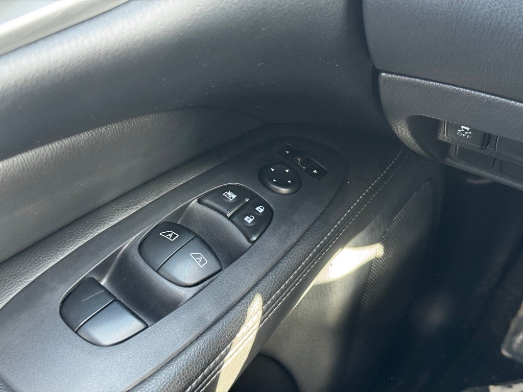 2018 Nissan Pathfinder SV