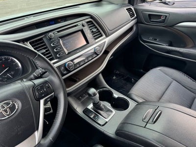 2014 Toyota Highlander LE Plus V6
