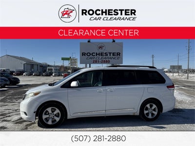 2013 Toyota Sienna LE 8 Passenger