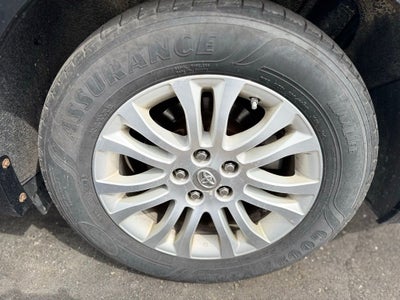 2014 Toyota Sienna XLE 8 Passenger