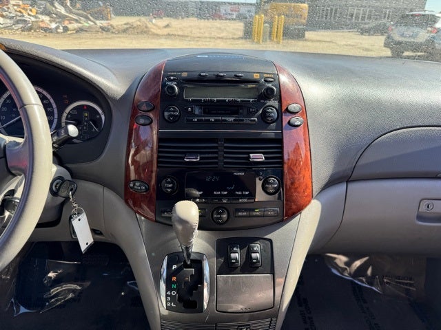 2005 Toyota Sienna XLE 7 Passenger