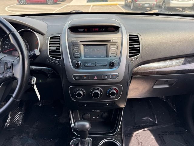 Used 2015 Kia Sorento LX with VIN 5XYKTDA72FG637266 for sale in Rochester, Minnesota