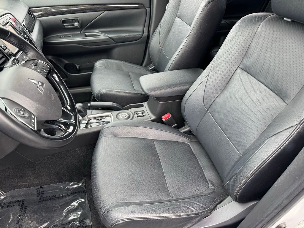 2016 Mitsubishi Outlander ES