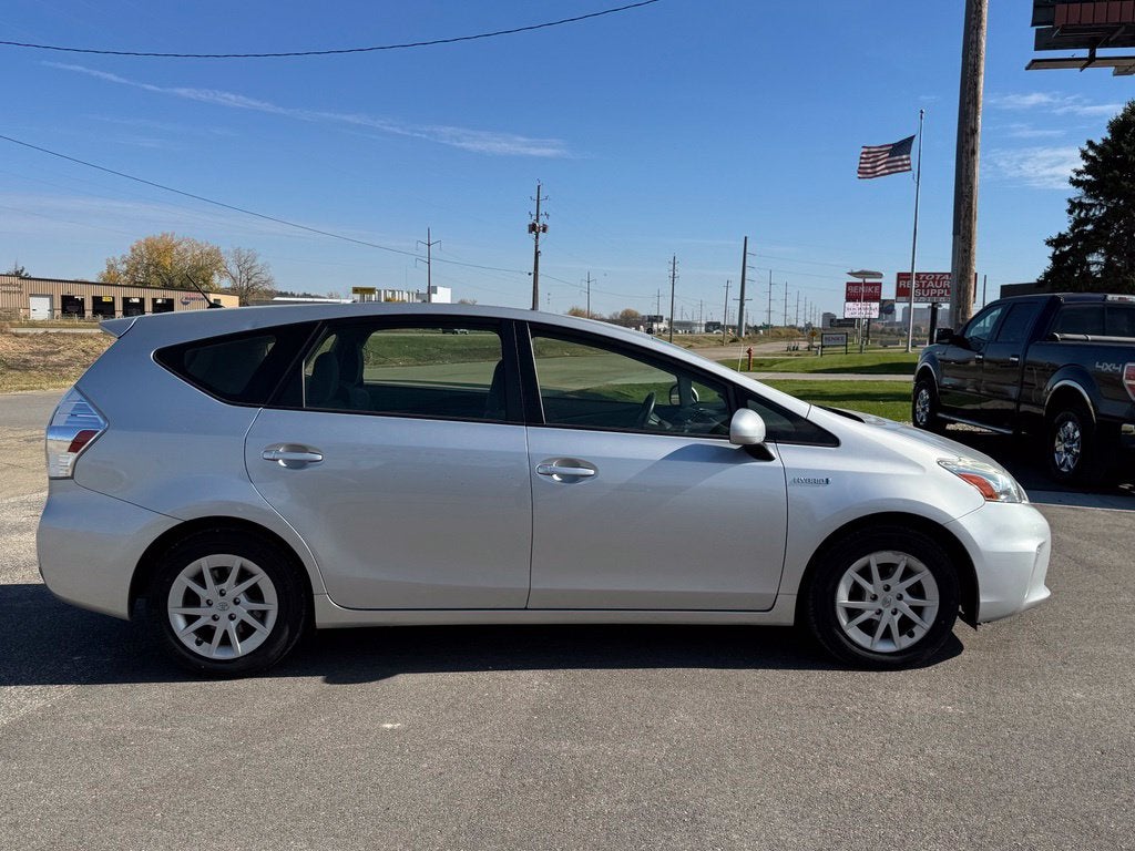 2014 Toyota Prius v Two
