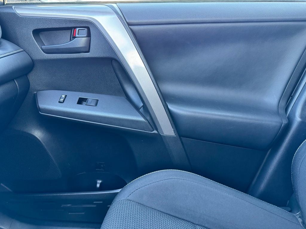 2018 Toyota RAV4 Hybrid LE