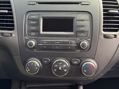 2014 Kia Forte LX canadian vehicle