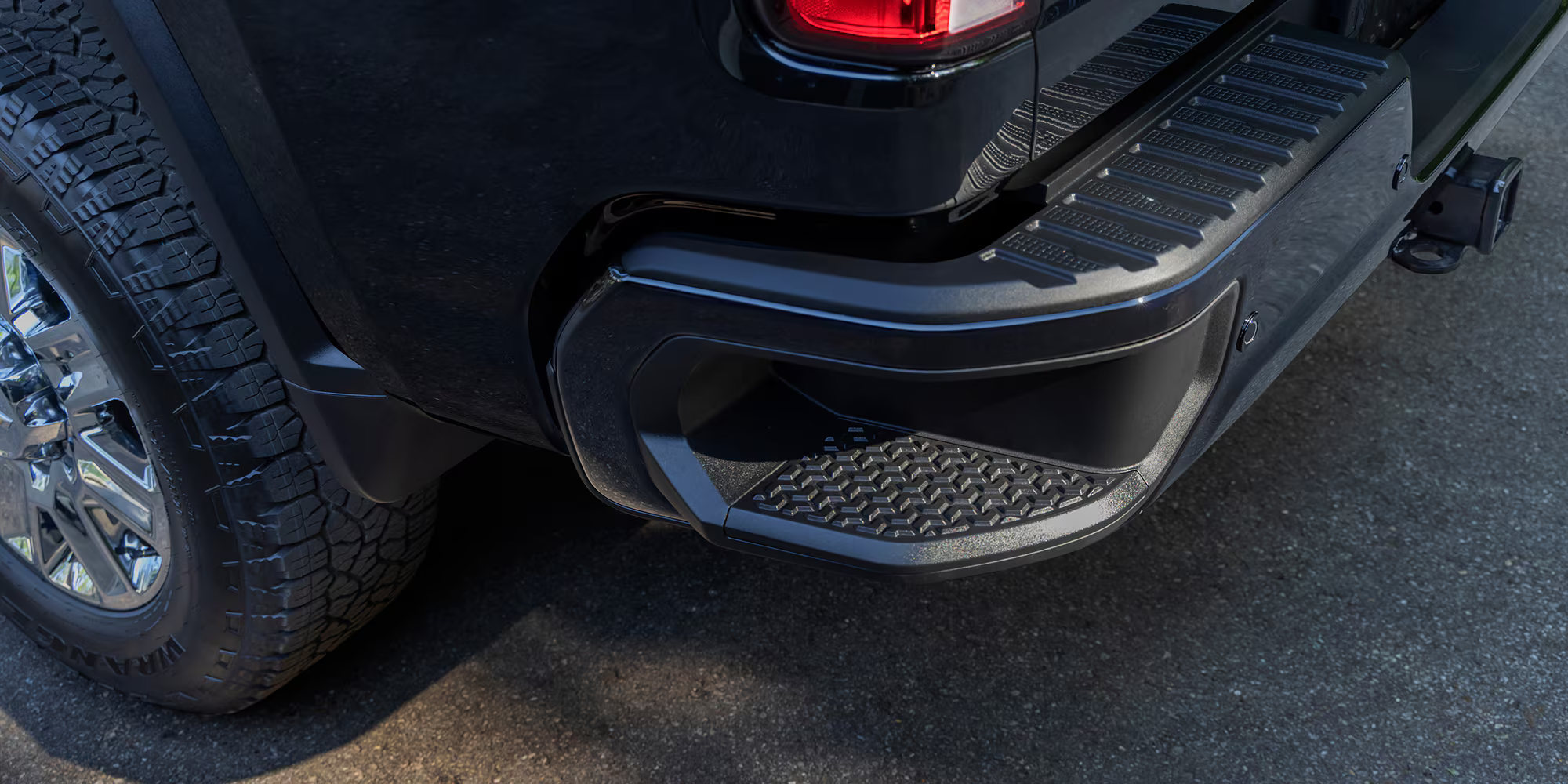 2026 Chevrolet Silverado HD integrated bedsteps